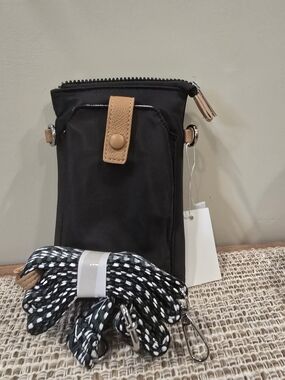 🔥 Brand New Black Crossbody Phone Pouch with Tan Accent